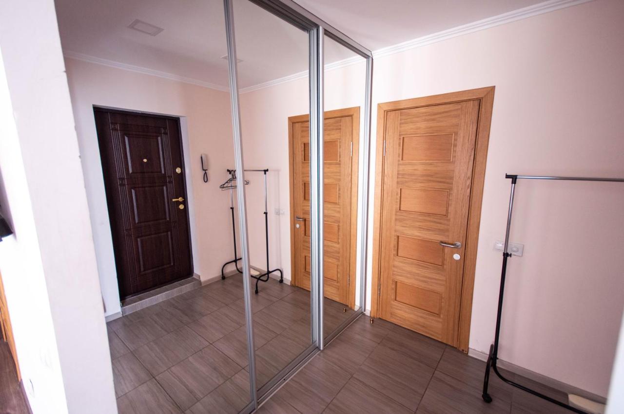 Kyiv Rouge Apartment ภายนอก รูปภาพ